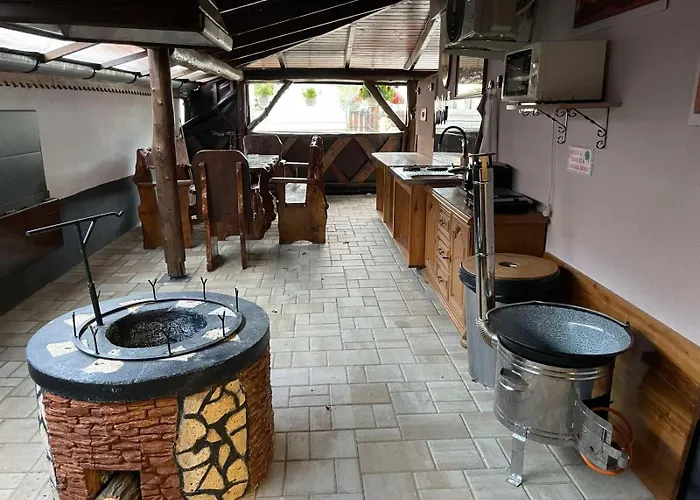Adi Vendeghaz - Apartament